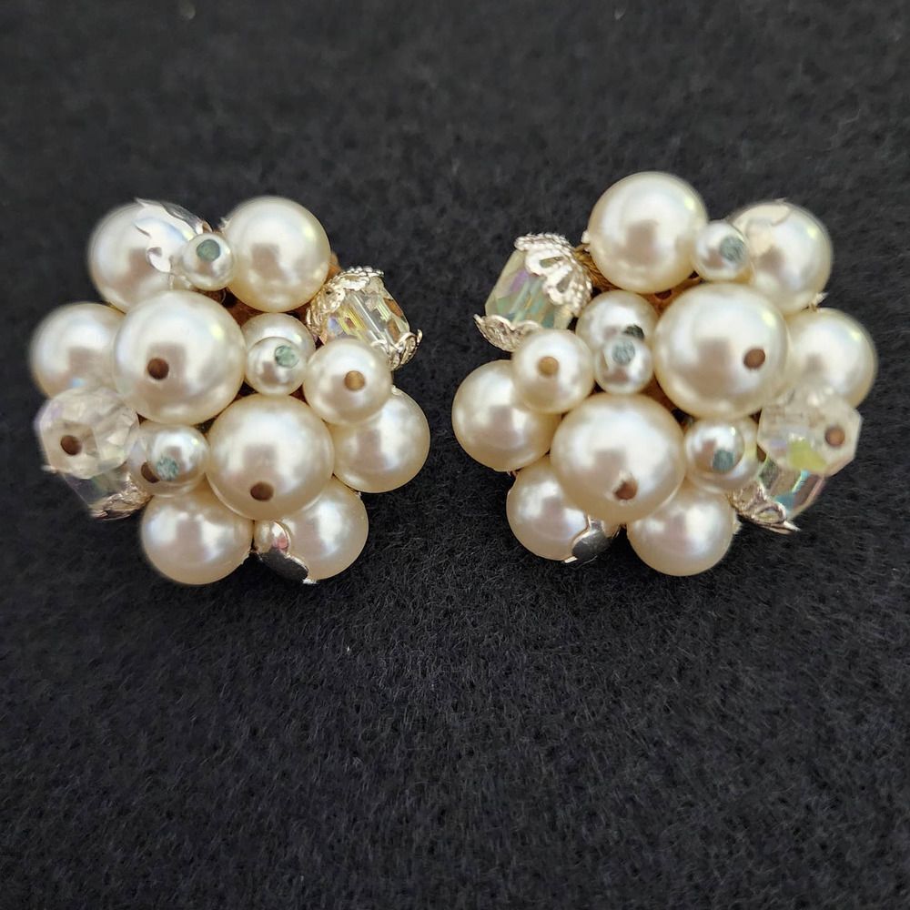 Vintage faux white pearl beads & rhinestone cluser round clip on‎ earrings Japan